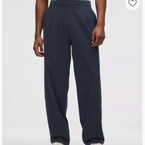 Lululemon men pleated trouser